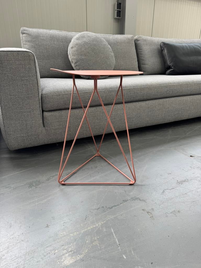 Showroommodel Leolux Coda bijzettafel | Leolux Coda, Leolux, Metaal of Aluminium, Rond, Nieuw