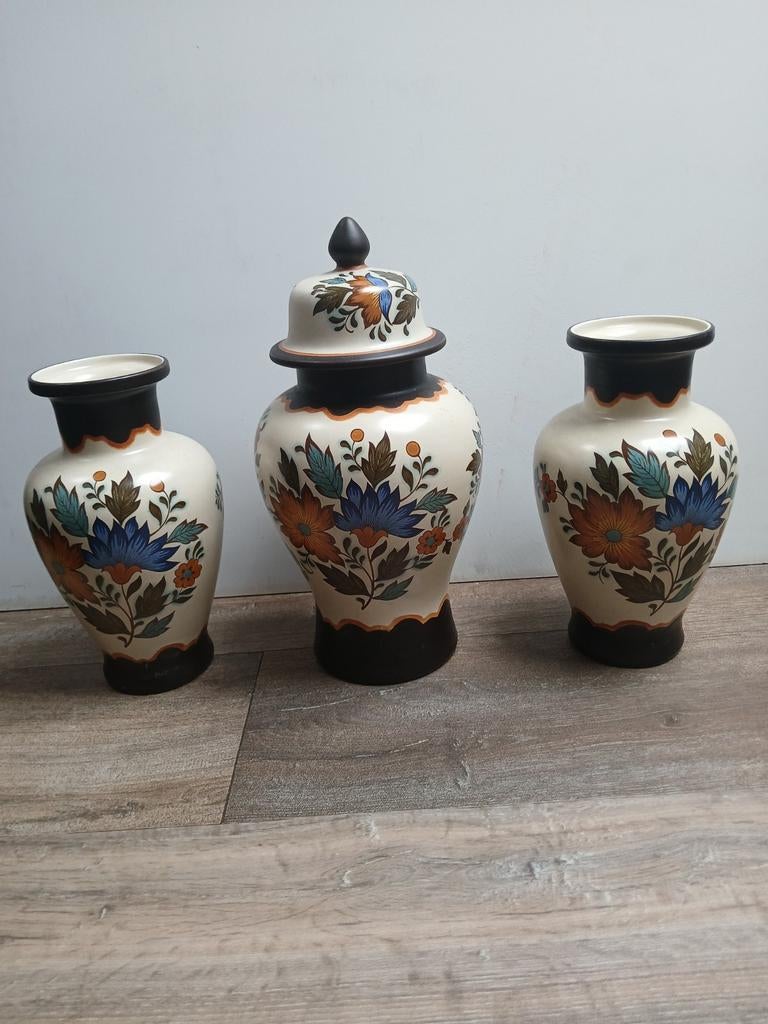 Flora gouda plateel., Ophalen of Verzenden