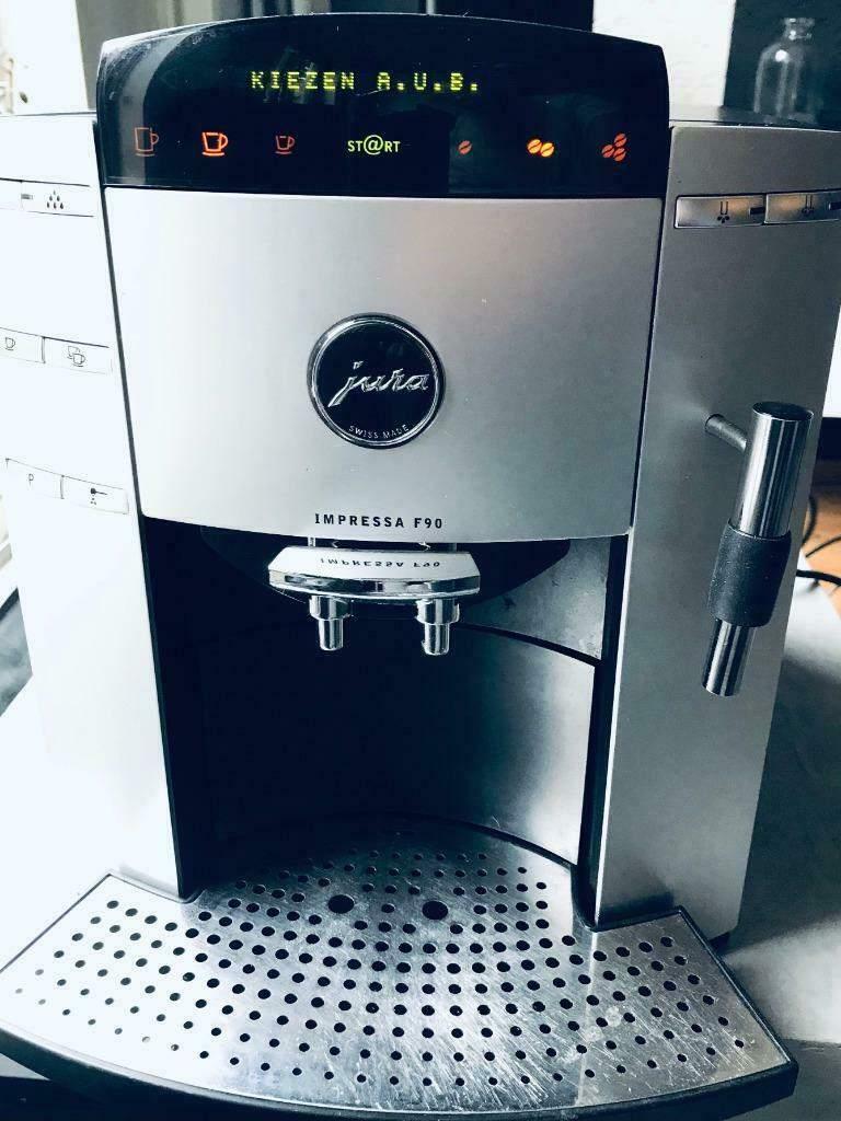 Prachtige jura F90 met een grote onderhoudsbeurt., Witgoed en Apparatuur, Ophalen, 10 kopjes of meer, Koffiemachine, Zo goed als nieuw