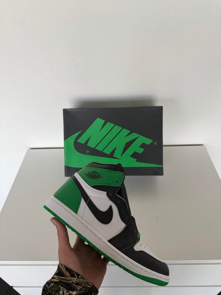 Jordan 1 Lucky Green Maat 42, Ophalen of Verzenden, Nieuw, Overige kleuren, Sneakers of Gympen