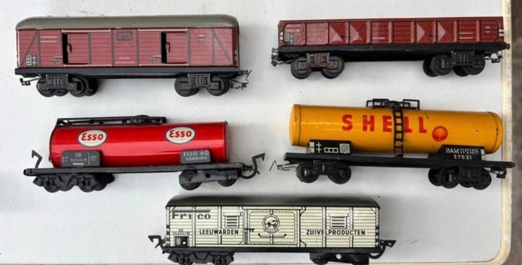 Spure00 German made 4X blikken trein wagons en 1 tankwagen, Hobby en Vrije tijd, Modeltreinen | H0, Ophalen of Verzenden, Gebruikt