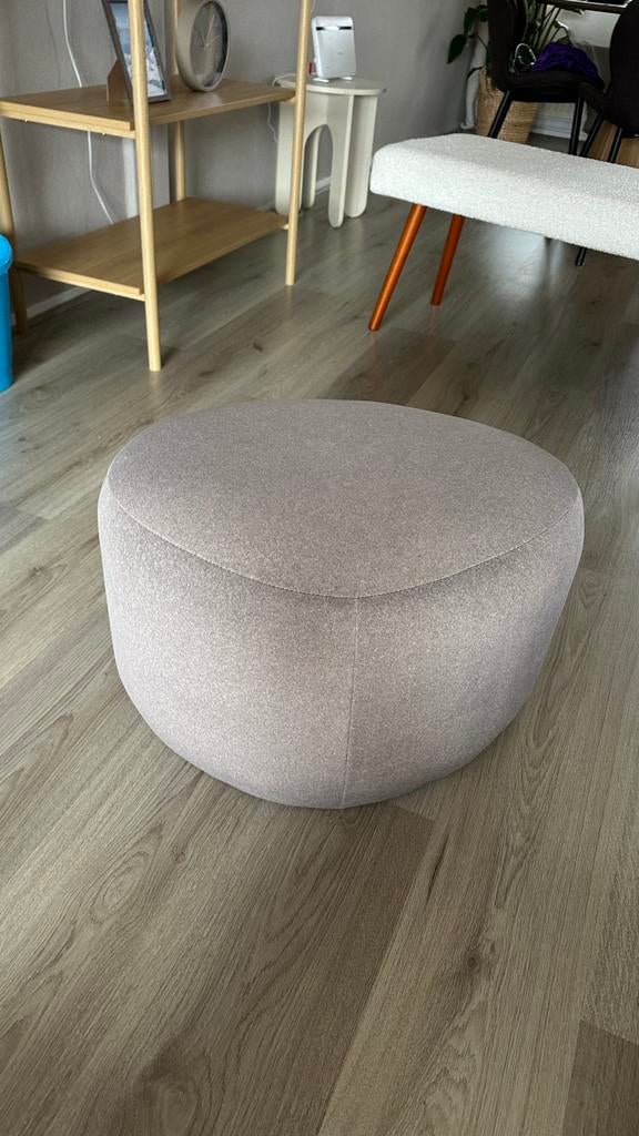 Poef steen, Ophalen, Zo goed als nieuw, Rond, Minder dan 50 cm