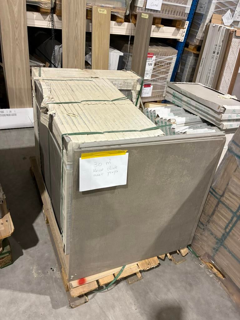 Te koop partij 30 m2 vloertegels, Ophalen, Keramiek, Nieuw, 10 m² of meer