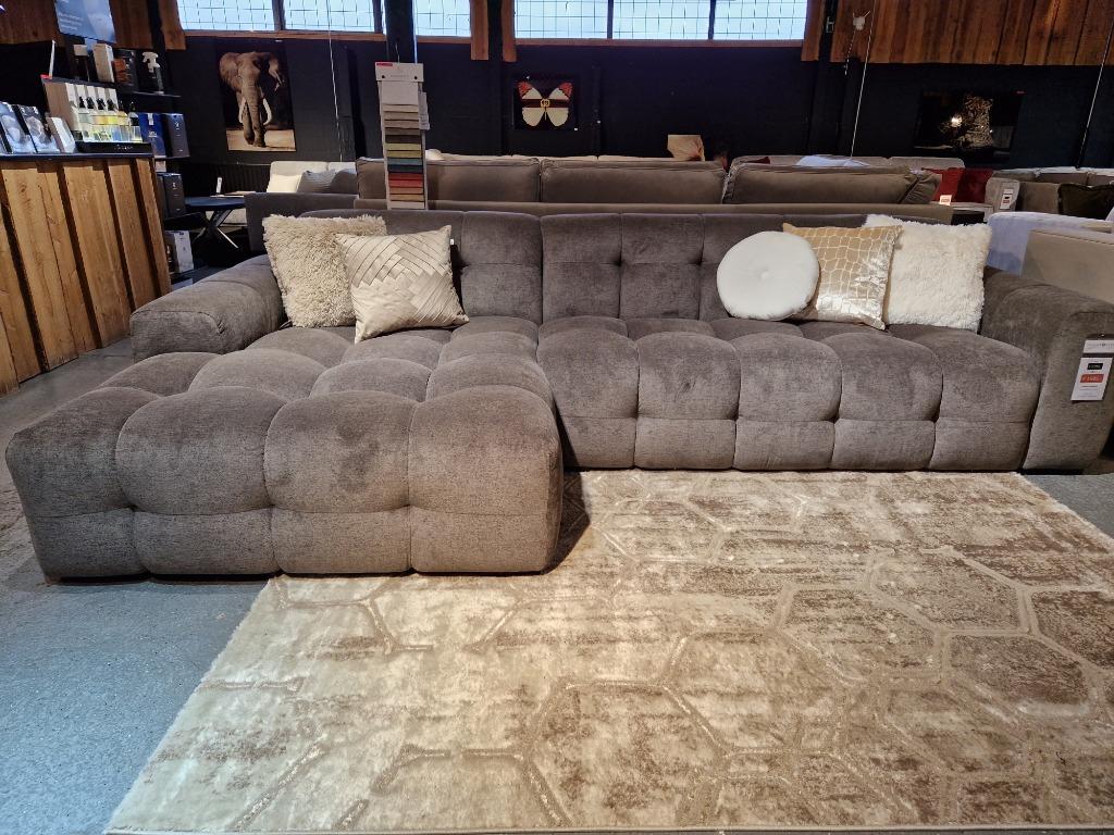 Modern velvet hoekbank Quatro II | Showroom Utrecht, Huis en Inrichting, Banken | Bankstellen, Ophalen, Metaal, Hoekbank, Modern, Quatro, Vevlet