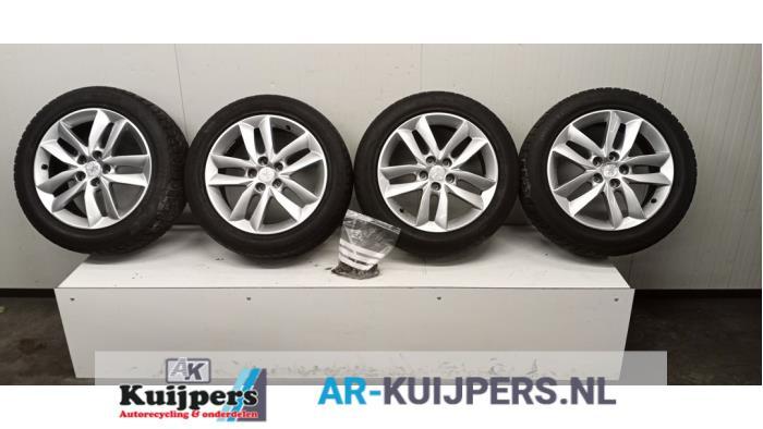 Sportvelgenset + winterbanden van een Peugeot 607, Auto-onderdelen, Banden en Velgen, Gebruikt, Personenwagen