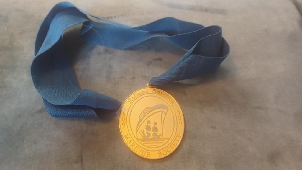 Holland America cruise medaille Gouden 500 versie + lint, Postzegels en Munten, Penningen en Medailles, Ophalen of Verzenden, Overige materialen