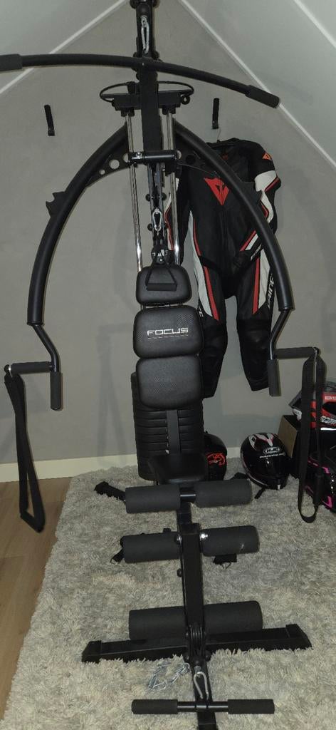 Focus Fitness Krachtstation tot 75 kg, Ophalen, Benen, Krachtstation, Zo goed als nieuw