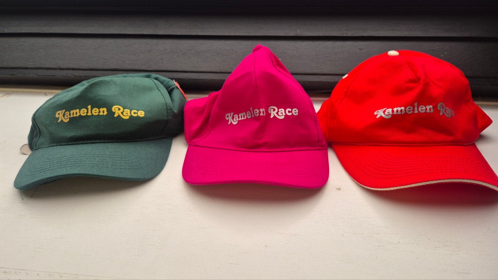Kamelen race kermis petten., Ophalen of Verzenden, Nieuw, One size fits all, Pet