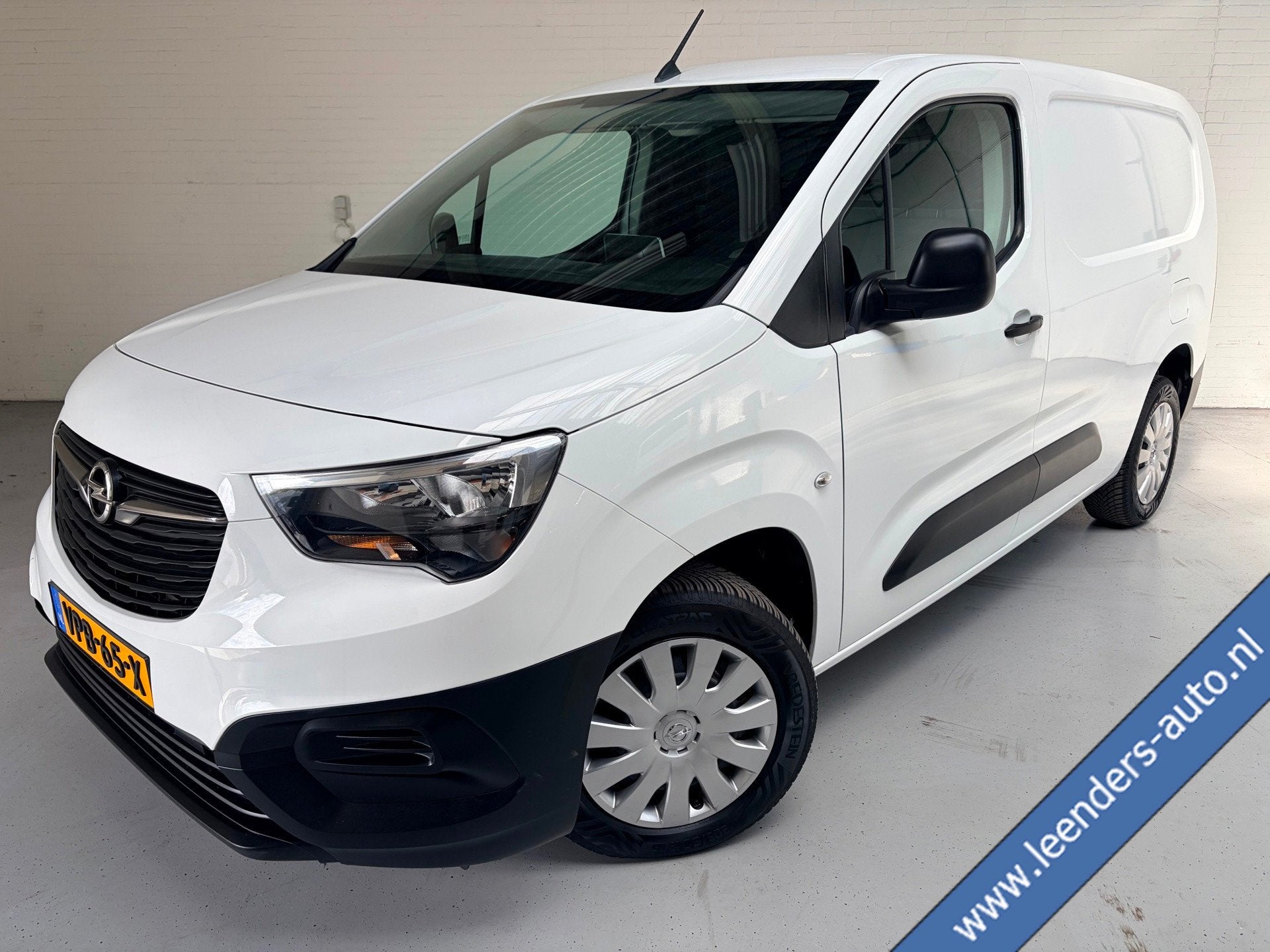 Opel Combo 1.5D 100pk euro6 L2H1 Edition, Airco, Groot Navig, Auto's, Voorwielaandrijving, Dealer onderhouden, Stof, Gebruikt