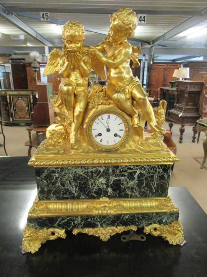 Oer 10123 grote ANTIEKE marmer, bronzen pendule "Engeltjes" , Antiek en Kunst, Antiek | Klokken, Ophalen