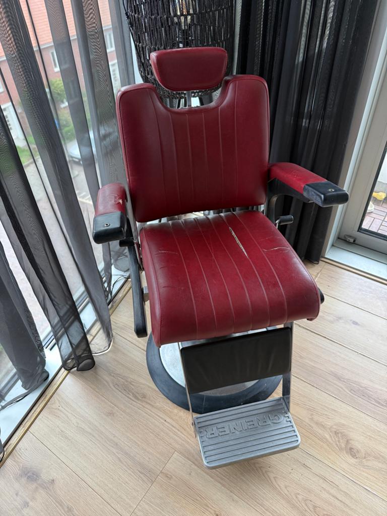 kappersstoel met rode bekleding, Ophalen, Gebruikt, Overige kleuren, Leer