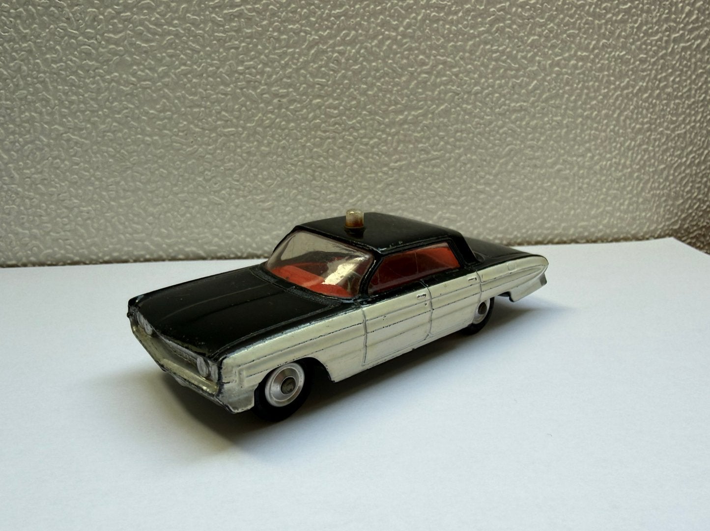 Corgi Toys 237 Oldsmobile Super 88, Ophalen of Verzenden, Zo goed als nieuw, Auto, Corgi