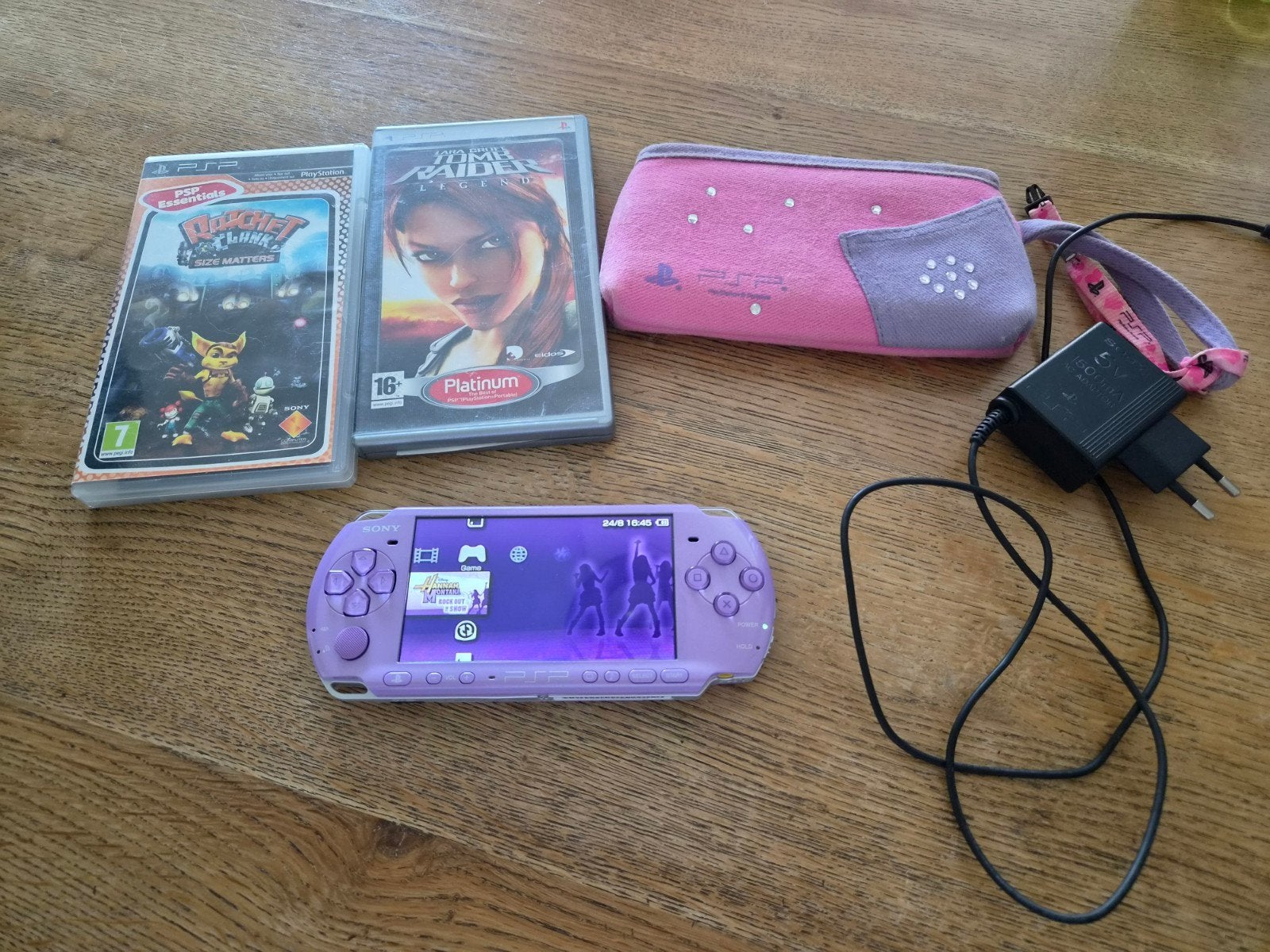 Hannah Montana PSP-3000/Lilac Purple incl. games, Spelcomputers en Games, Spelcomputers | Sony PSP, Overige kleuren, PSP 3000
