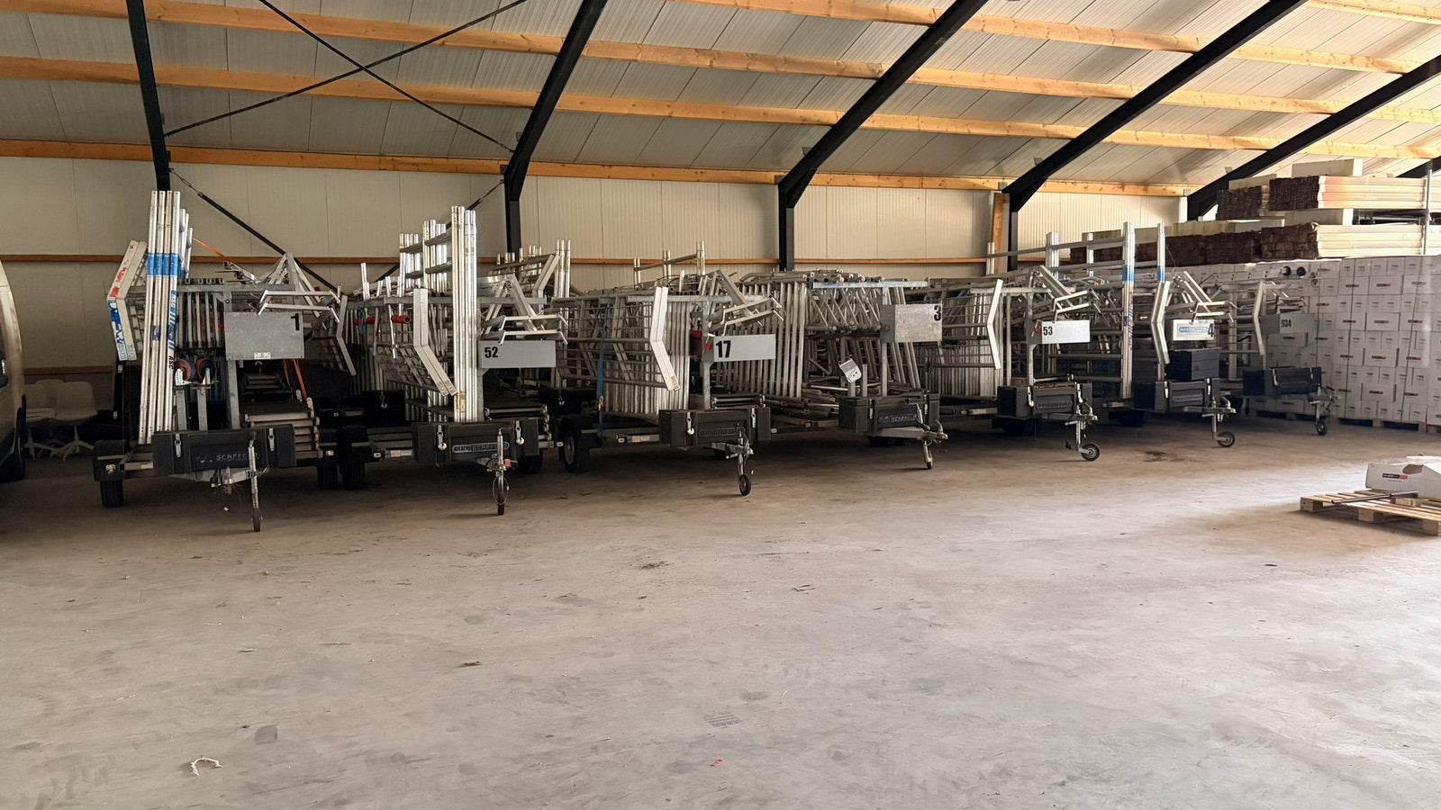 14 Steigeraanhangers compleet, RSS-systeem, uitwijkconsole…, Ophalen, Gebruikt, Gevelsteiger, 5 meter of hoger