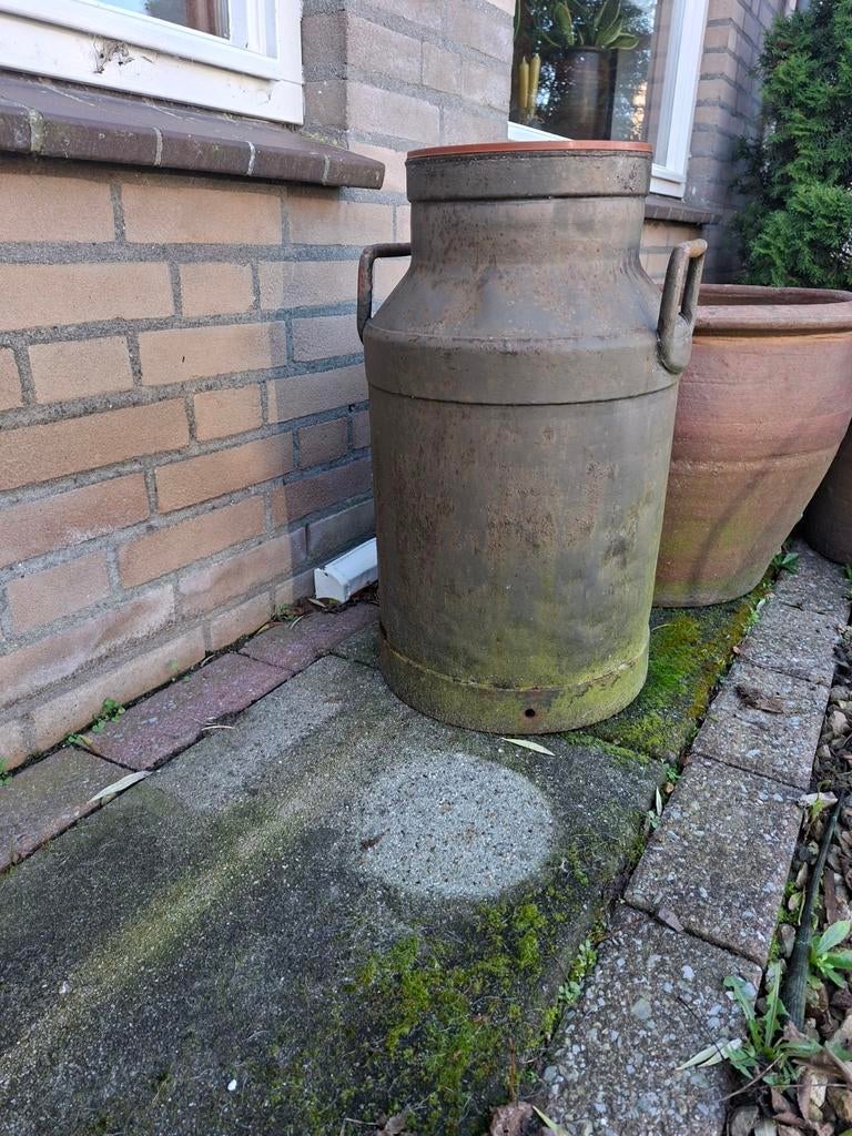Decoratieve melkkruik, Ophalen