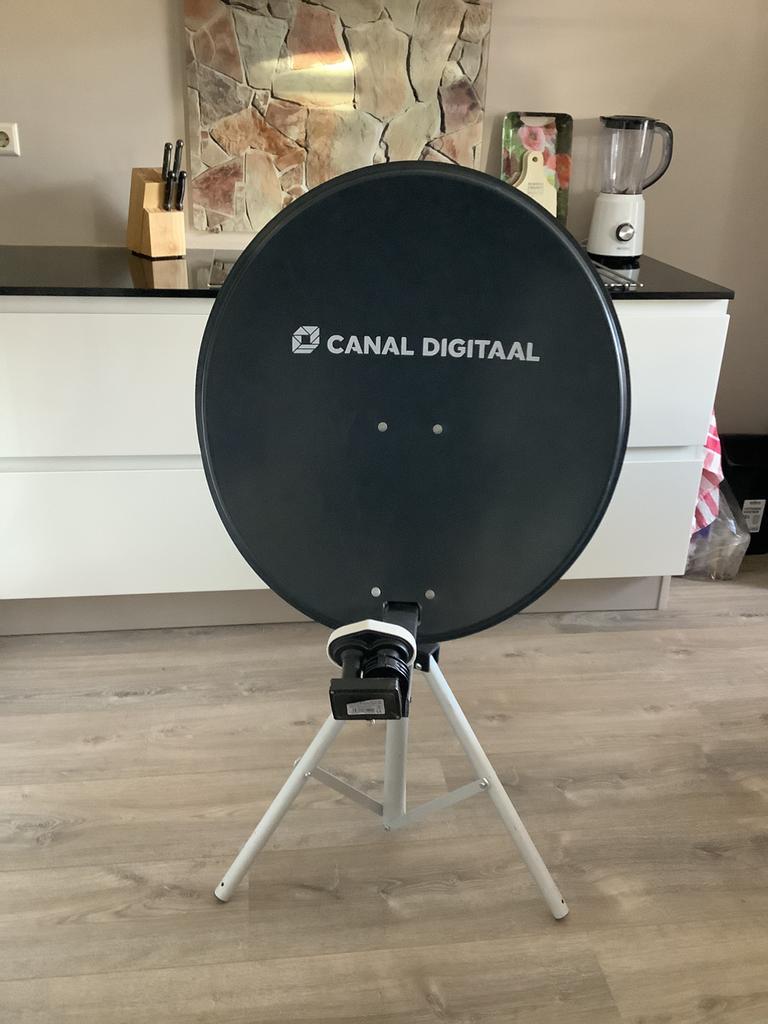 Zgan schotel antenne, Ophalen of Verzenden, Zo goed als nieuw, Overige merken