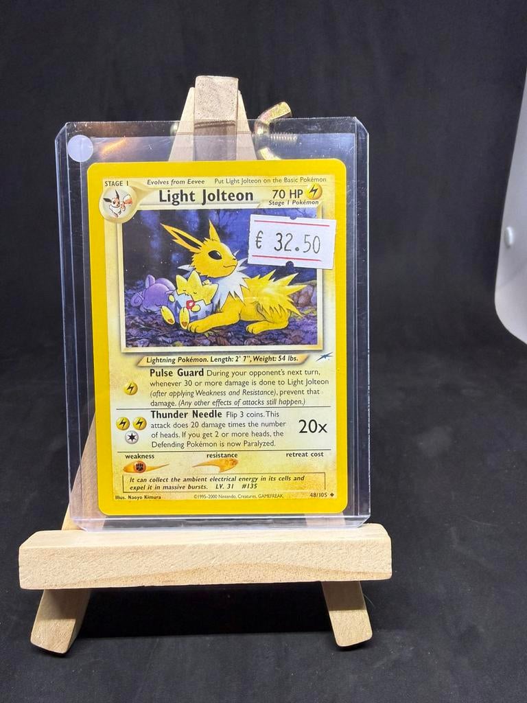 Light jolteon 48 nm/exc, Hobby en Vrije tijd, Verzamelkaartspellen | Pokémon, Ophalen of Verzenden, Zo goed als nieuw