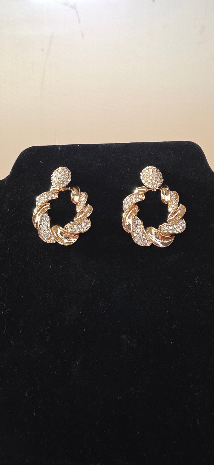 Elegante Goudkleurige Strass Oorstekers, Verzenden, Nieuw, Knopjes of Stekers, Goud