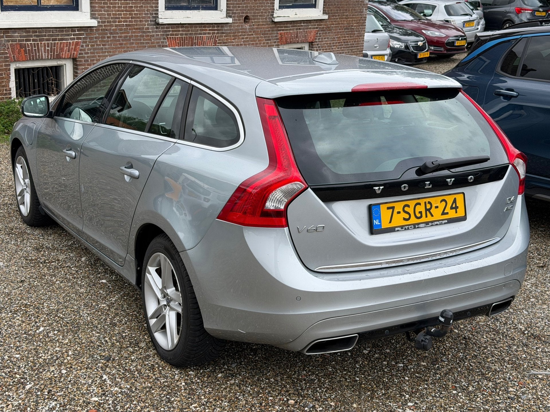 Volvo V60 2.4 D6 AWD Plug-In Hybrid Summum 50km AccuBereik N, Automaat, Zwart, Vierwielaandrijving, 11 kWh