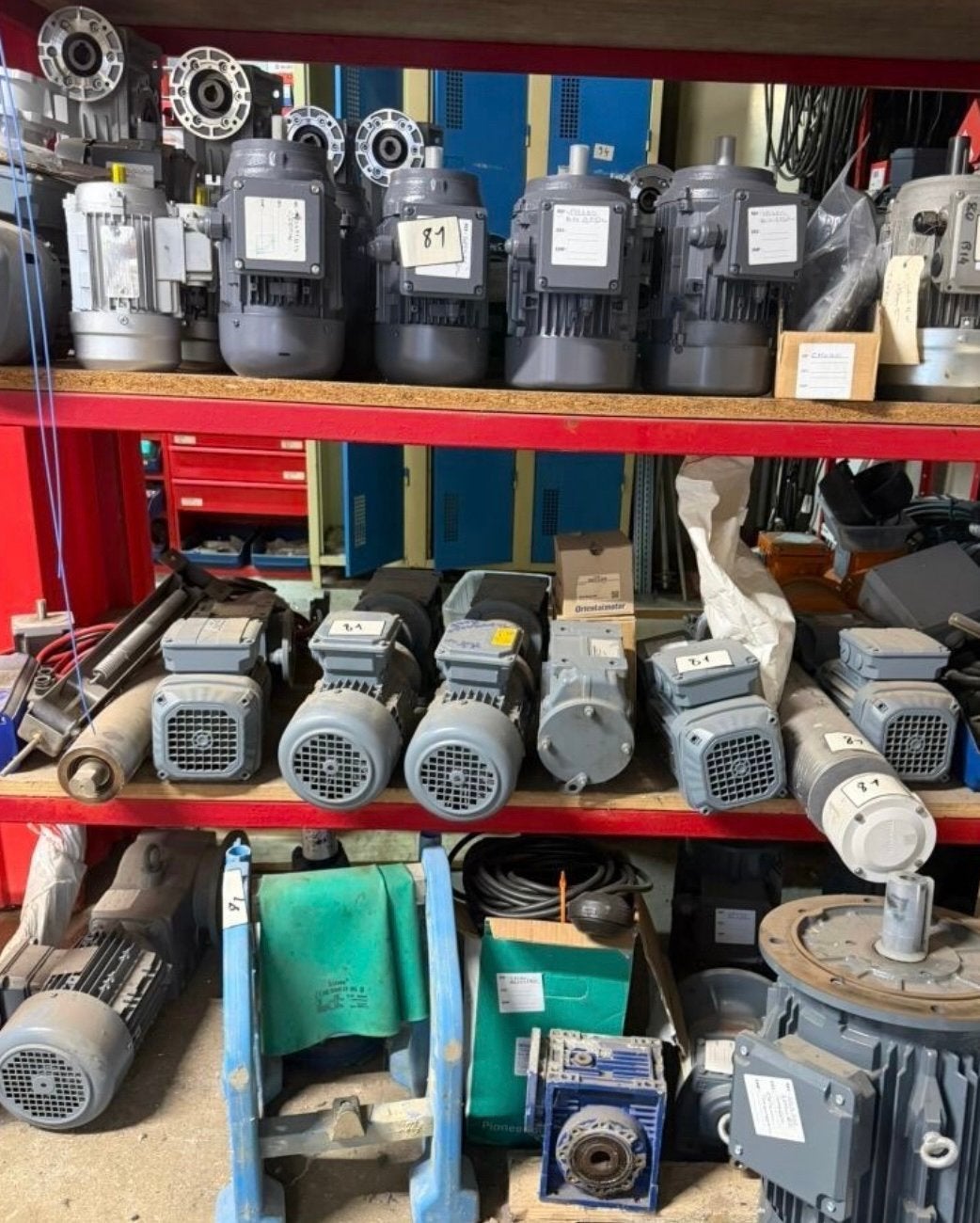 Partij elektromotoren en andere onderdelen, Ophalen, Nieuw
