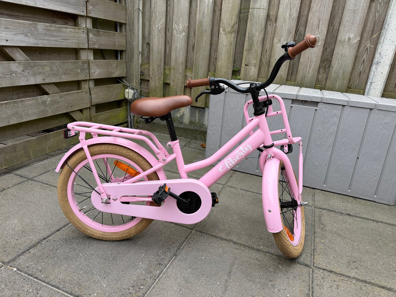 Roze liberty meisjesfiets 16 inch met voordrager, Fietsen en Brommers, Fietsen | Meisjes, Ophalen, Terugtraprem, 16 inch, Handrem