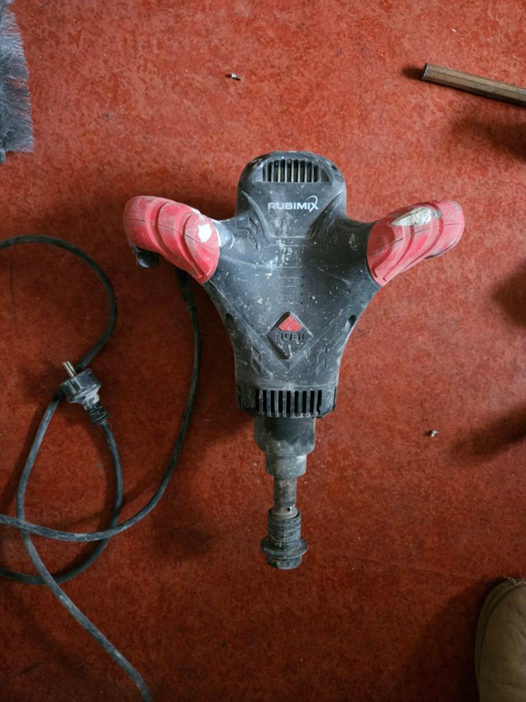 Rubi Rubimix 9 met mixer - Krachtige mengmachine, Doe-het-zelf en Verbouw, Gereedschap | Overige machines, Ophalen of Verzenden