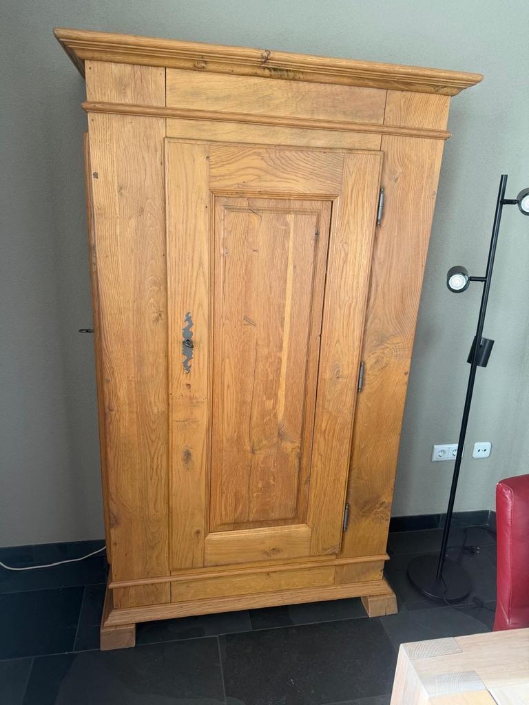 Massieve eiken kast - B110 D40 H183, Antiek en Kunst, Ophalen