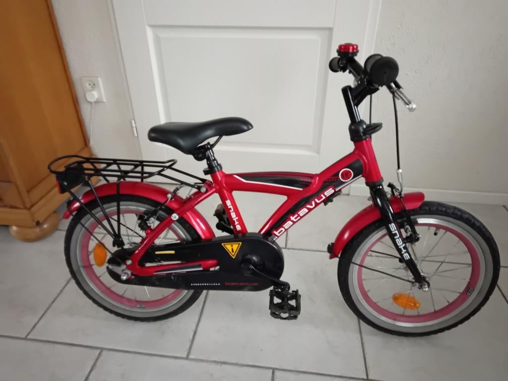 Jongensfiets 16 inch Batavus Snake rood zeer nette fiets, Fietsen en Brommers, Fietsen | Kinderfietsjes, Ophalen, Zijwieltjes