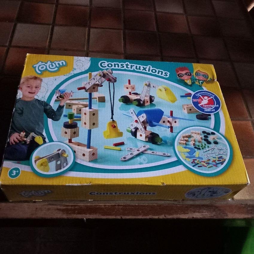 Totum Construxions - creatieve bouwset met houten onderdelen, Kinderen en Baby's, Speelgoed | Educatief en Creatief, Ophalen of Verzenden