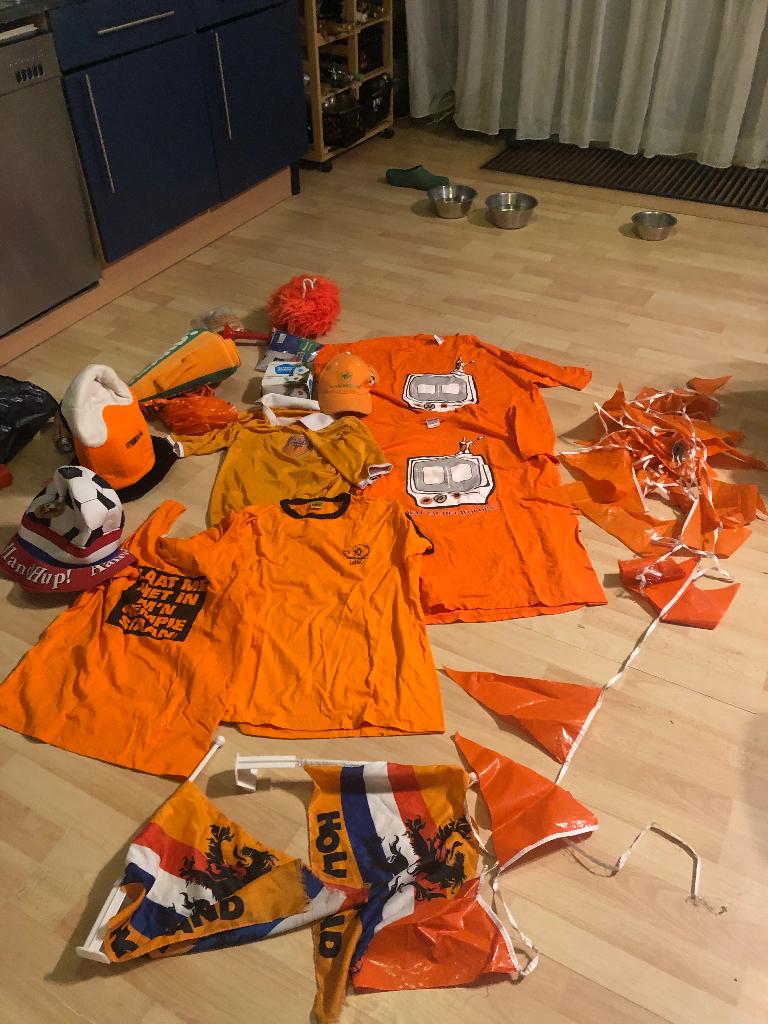 Oranje tshirts enzo.  Schoenen, Ophalen of Verzenden, Nieuw, Versiering, Oranje of Koningsdag