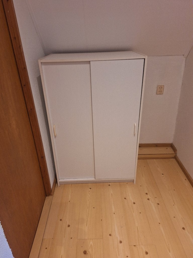Kast met 2 schuifdeuren, Ophalen, Met deur(en), Gebruikt, 100 tot 150 cm