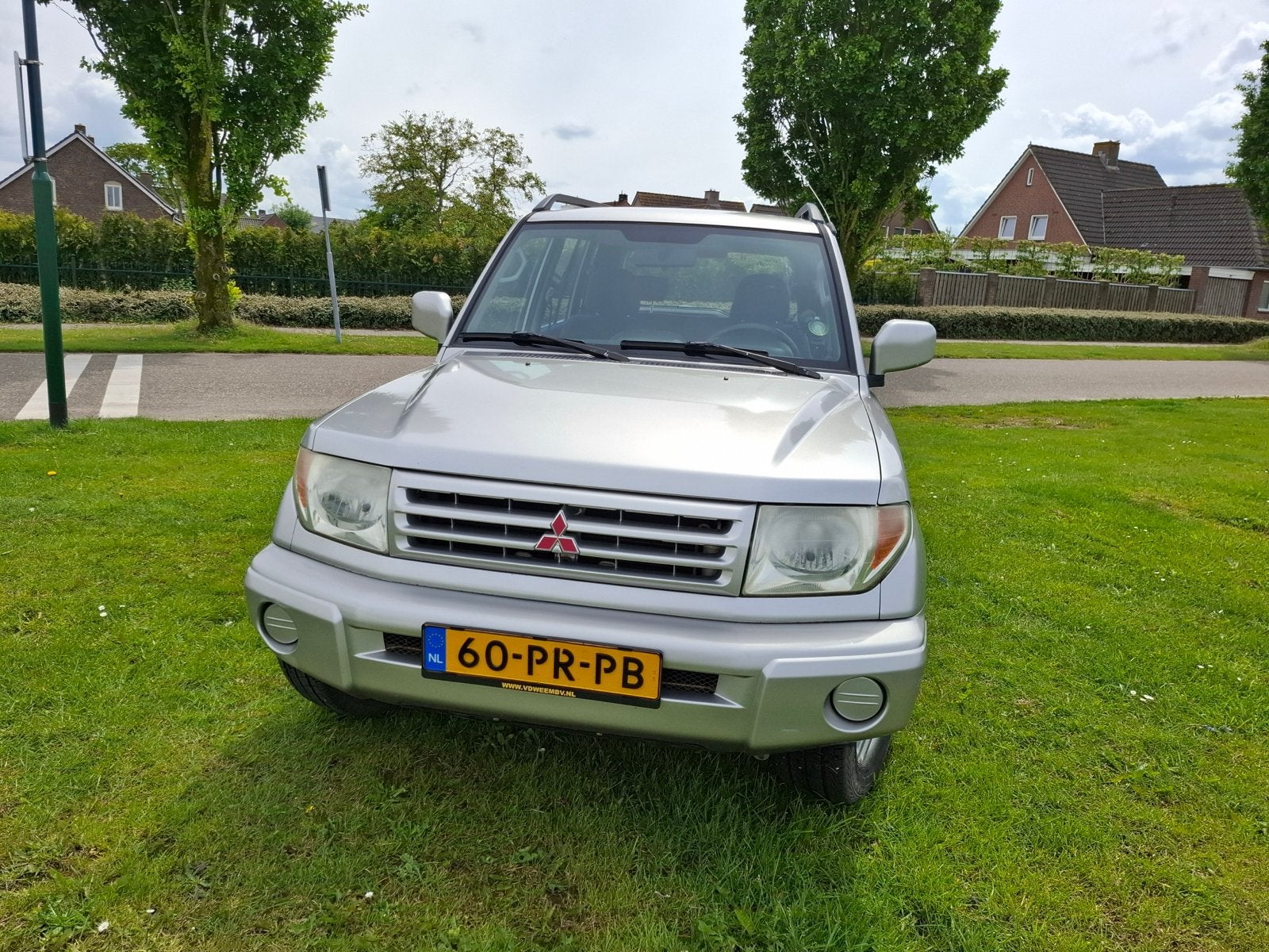Mitsubishi Pajero 1.8 16V MPI 5DRS 2004 Grijs, 4 cilinders, Handgeschakeld, Particulier, SUV of Terreinwagen