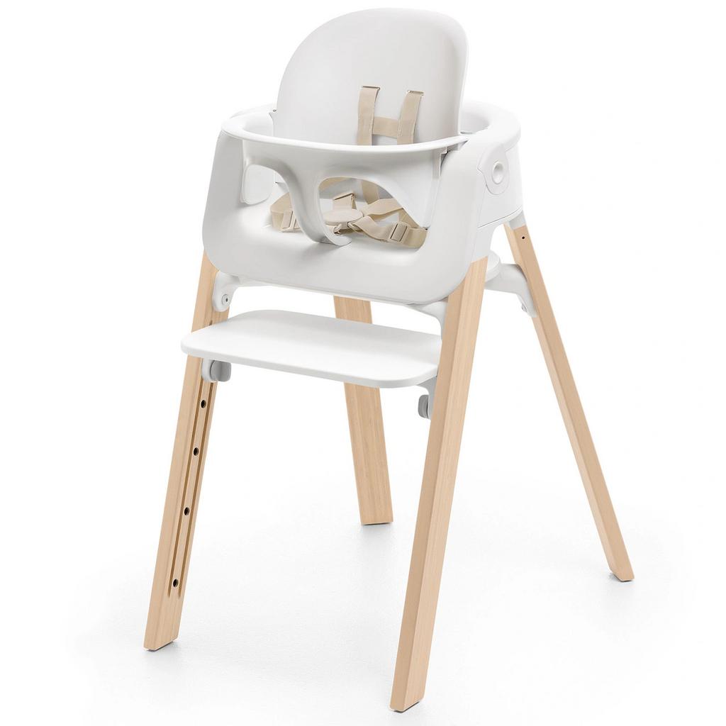 Stokke Steps kinderstoel wit met naturel houten poten, Kinderen en Baby's, Kinderstoelen, Ophalen, Gebruikt, Meegroeistoel, Gordel(s)