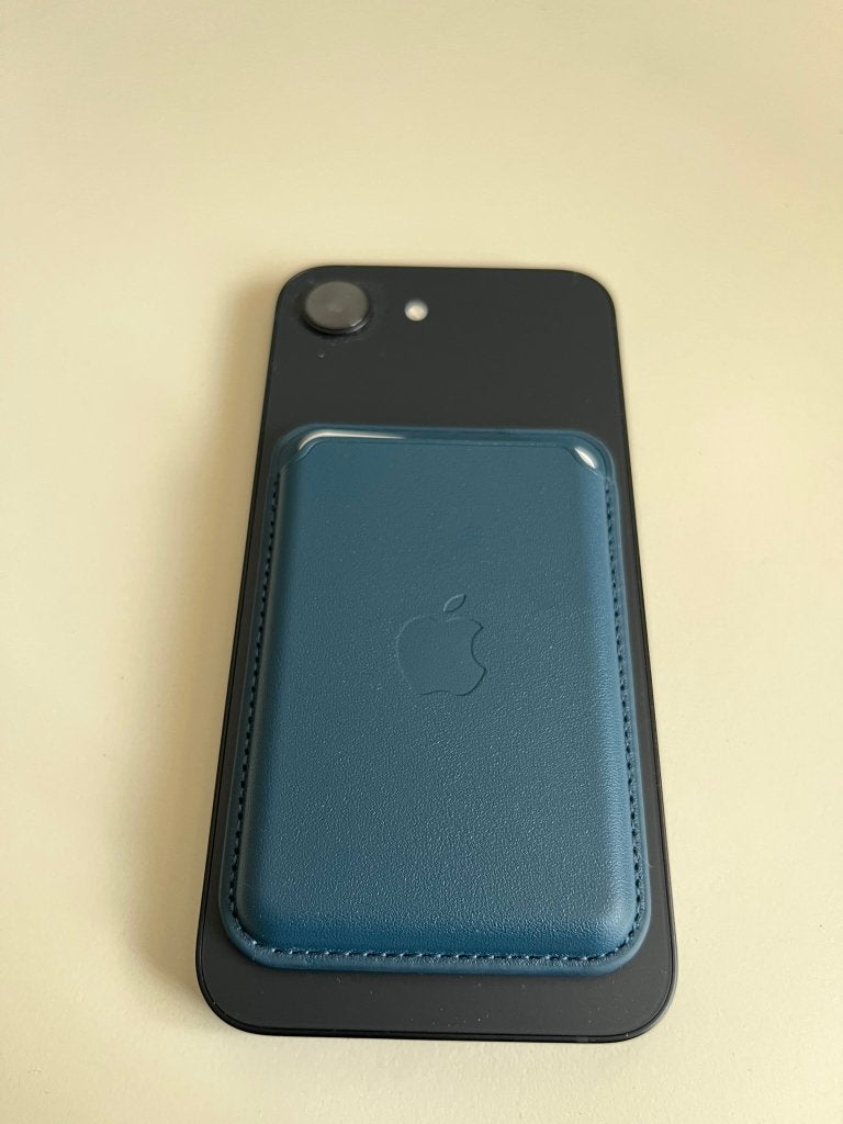 Blauwe MagSafe Pashouder / Wallet voor iPhone (Leder-look), Kaarthouder, Blauw, Nieuw, Ophalen of Verzenden
