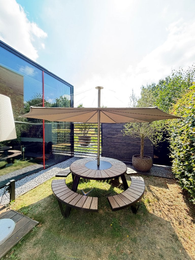 Extremis Pantagruel picknicktafel + grote Inumbra parasol