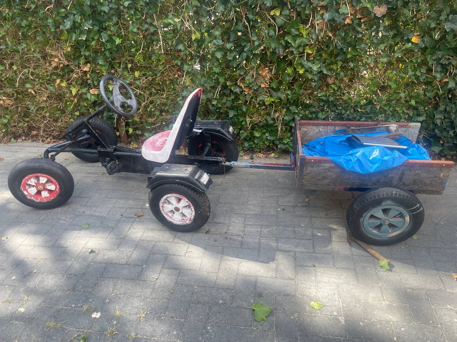 Skelter met aanhanger, Kinderen en Baby's, Speelgoed | Buiten | Skelters, Ophalen, Gebruikt, Overige merken, Met kar of aanhanger
