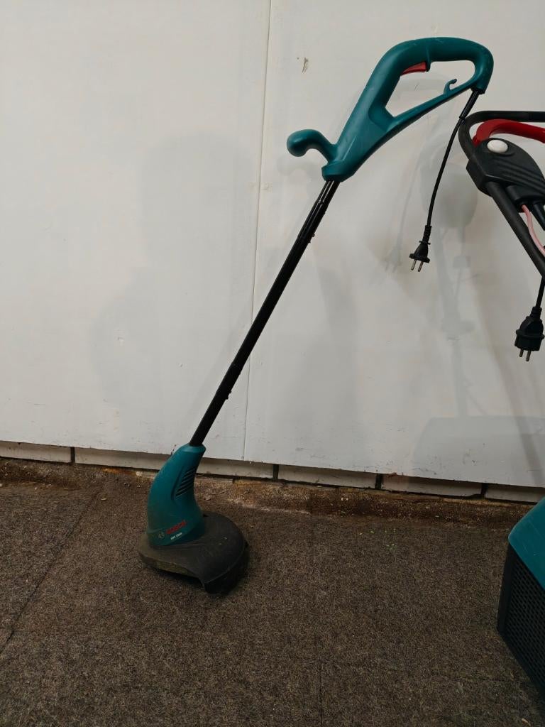 bosch electrische grasmaaier+ trimmer, Ophalen, Cirkelmaaier, Elektrische grasmaaier, Zo goed als nieuw