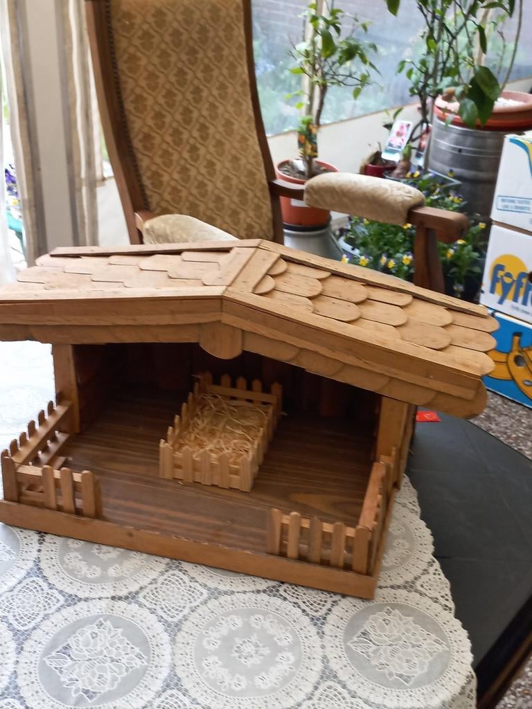 Houten kerststal, Diversen, Ophalen
