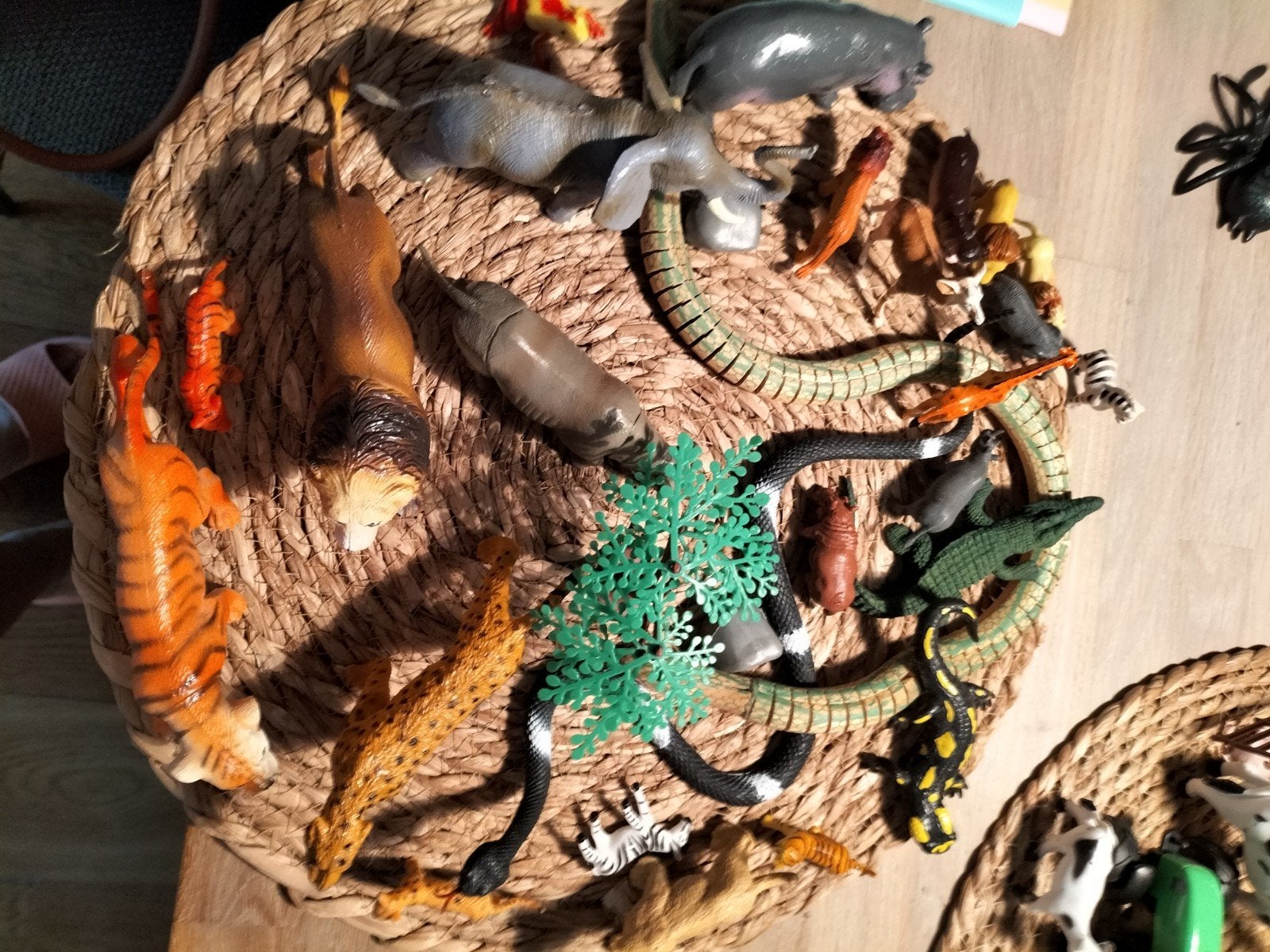 Te koop speelgoed beestjes., Ophalen