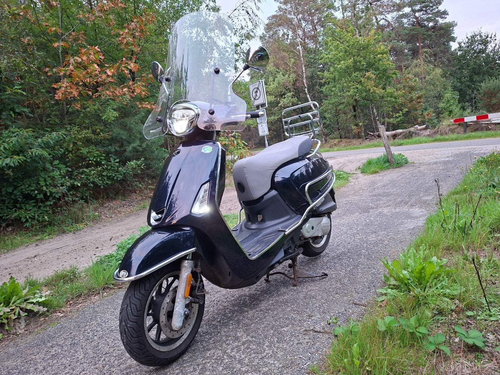 Kymco New Like 50 snorscooter izgst., Ophalen, Zo goed als nieuw, Benzine, Like