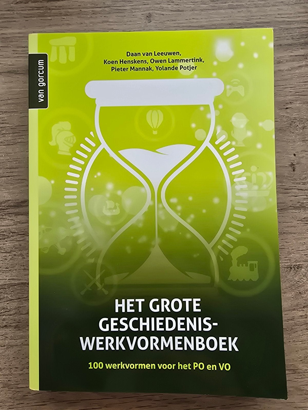 Het Grote Geschiedenis-Werkvormenboek - PO en VO, 20e eeuw of later, Overige gebieden, Ophalen of Verzenden, Zo goed als nieuw