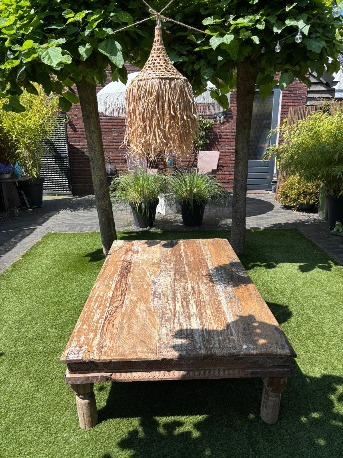 Zware vintage Ibiza tafel, origineel Pakistaans bed, Ophalen