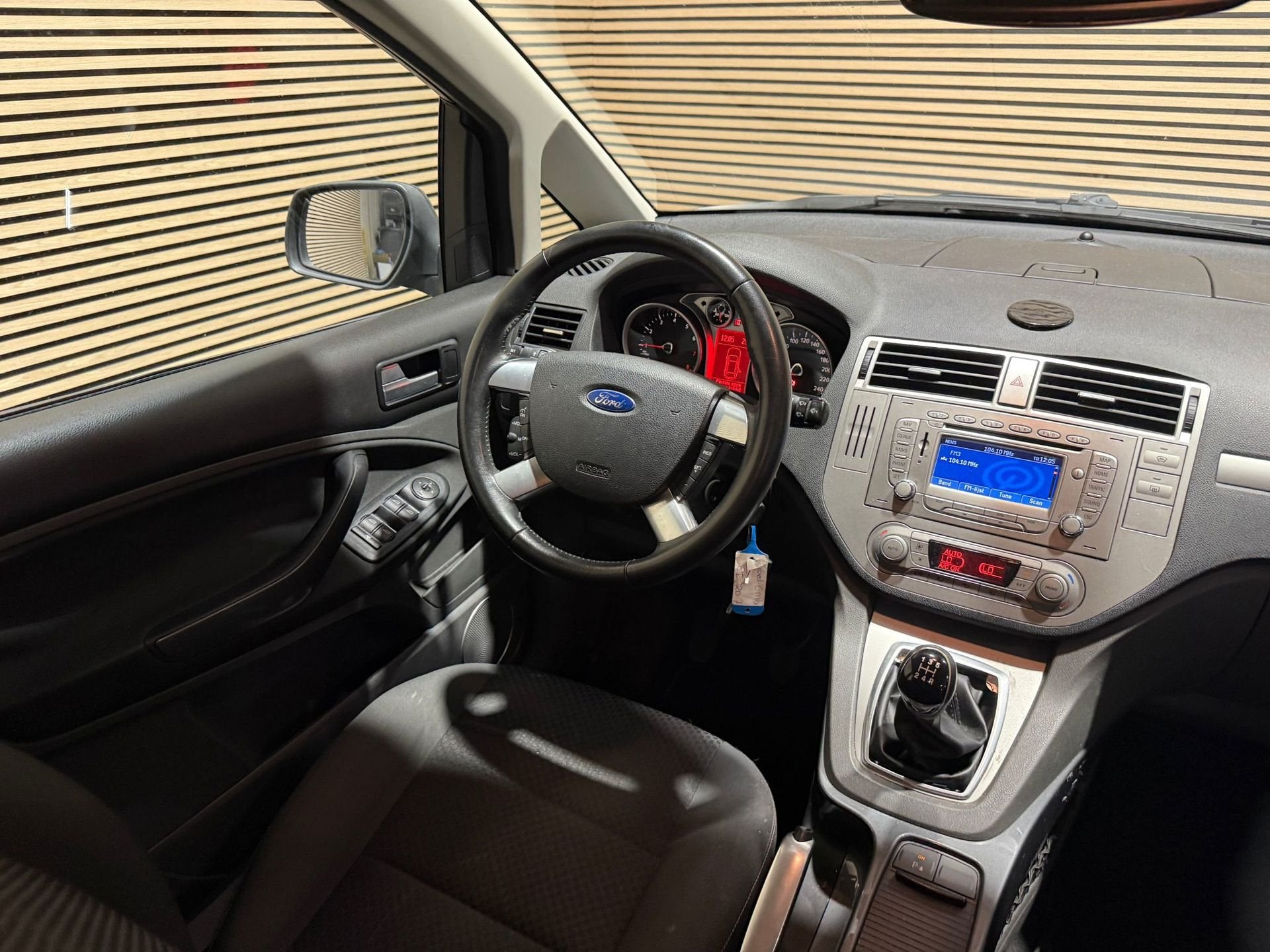 Ford C-Max 1.8-16V Titanium | Airco | Cruise | Trekhaak, Auto's, Gebruikt, 4 cilinders, Overige brandstoffen, Zwart