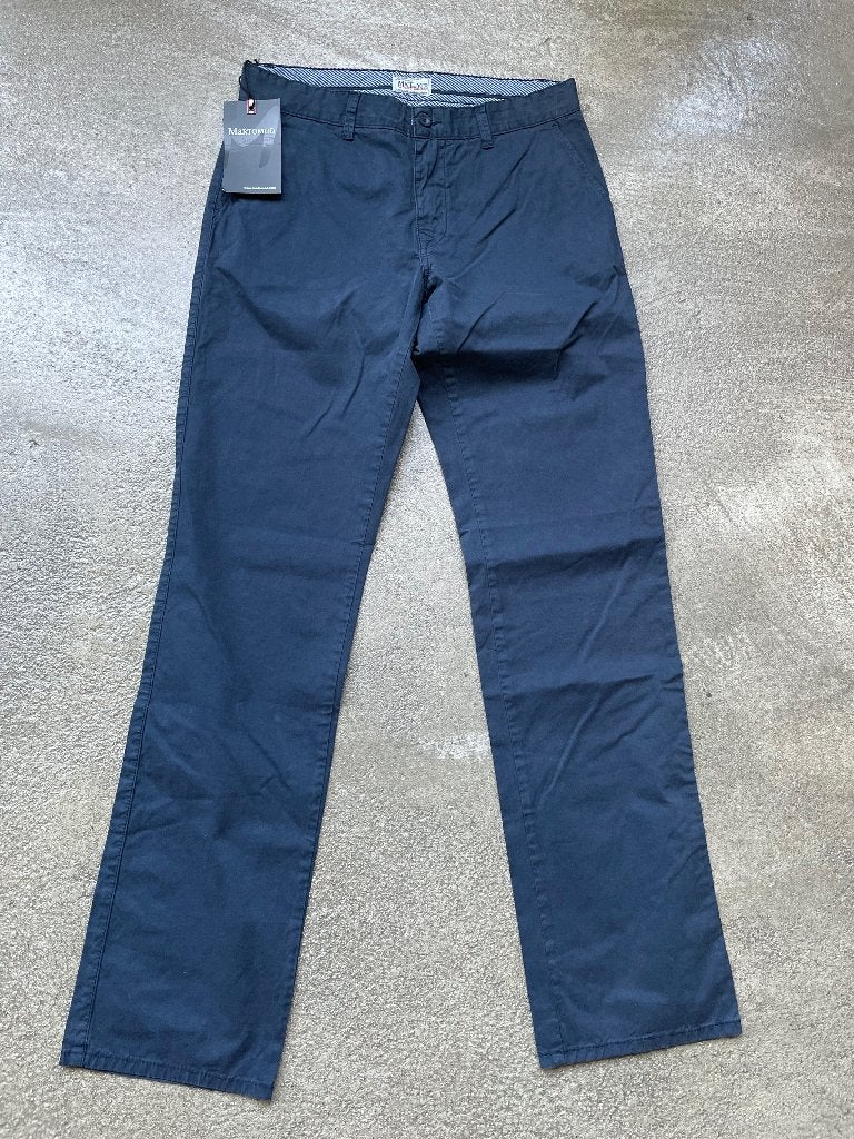 Nieuwe Martomod Jackson Chino - Donkerblauw - Maat XS 30/34, Blauw, Nieuw, W32 (confectie 46) of kleiner, Ophalen of Verzenden