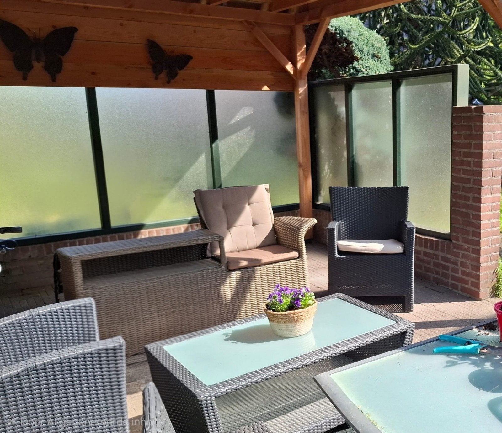 2 Kunststof schermen met afdeklijst en steunpaal, Tuin en Terras, Palen, Balken en Planken, Ophalen of Verzenden, Minder dan 180 cm
