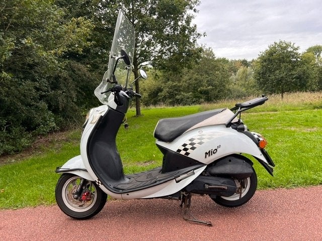 Sym Mio 50 scooter - Wit met windscherm, Mio, Gebruikt, Ophalen of Verzenden, Benzine