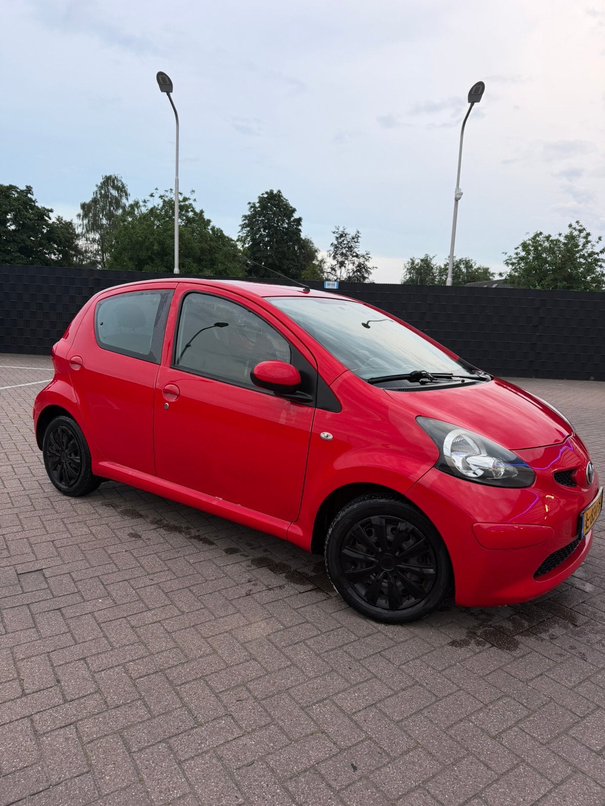 Toyota Aygo 1.0 12V Vvt-i 5DRS 2007 Rood, Voorwielaandrijving, 4 stoelen, 68 pk, Handgeschakeld