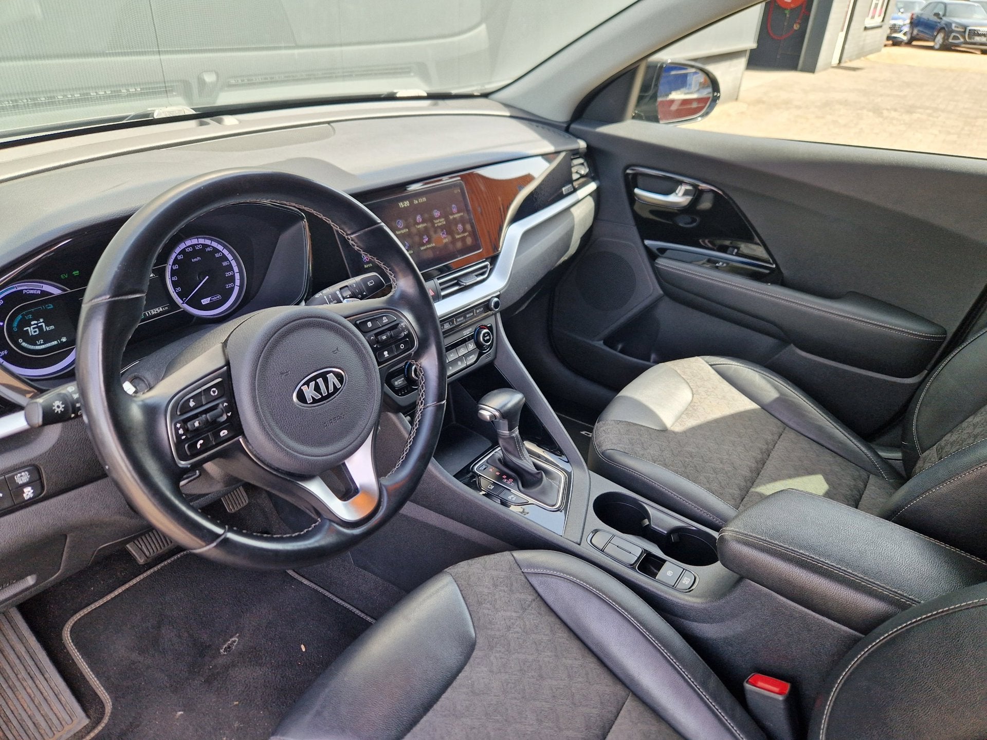 Kia Niro 1.6 GDi Hybrid DynamicLine 2e Eigenaar! Org NL!, Auto's, 12 maanden, Gebruikt, Euro 6, Leder en Stof