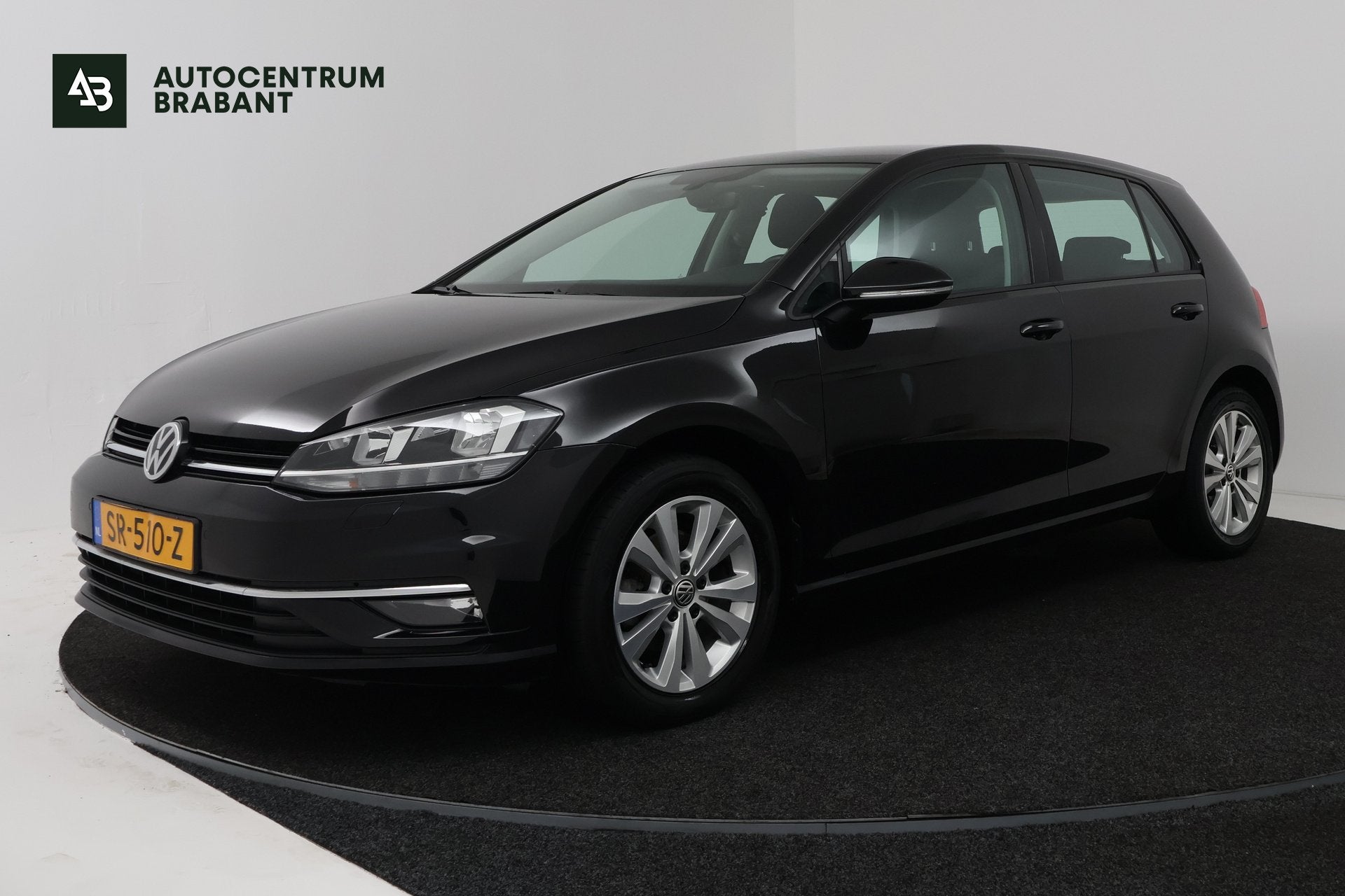 Volkswagen Golf 1.0 TSI Comfortline (STOELVERWARMING, CAMERA, Stof, Gebruikt, Zwart, Bedrijf
