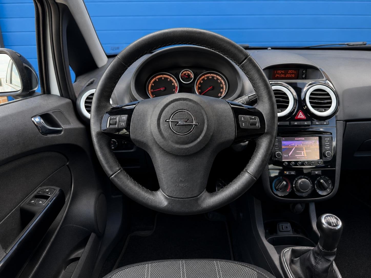 Opel Corsa 1.4-16V | Navi | 17" LMV | PDC | Stoelverwarming, Voorwielaandrijving, Euro 5, Stof, 1398 cc